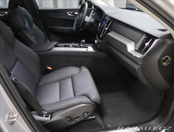 Volvo XC60 2,0 B5 AWD AUT Plus POLES 2024