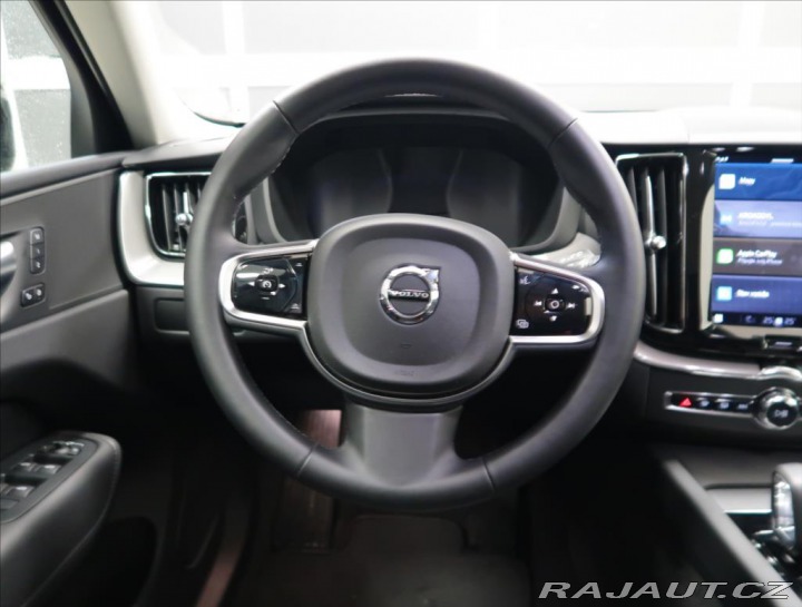 Volvo XC60 2,0 B5 AWD AUT Plus POLES 2024