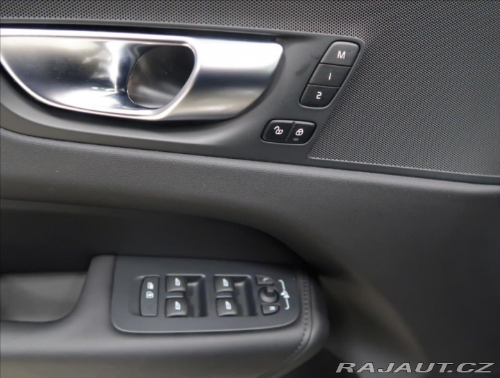 Volvo XC60 2,0 B5 AWD AUT Plus POLES 2024
