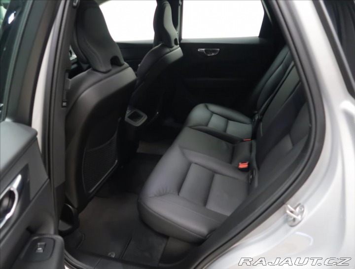 Volvo XC60 2,0 B5 AWD AUT Plus POLES 2024