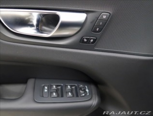 Volvo XC60 2,0 B5 AWD AUT Plus POLES 2024