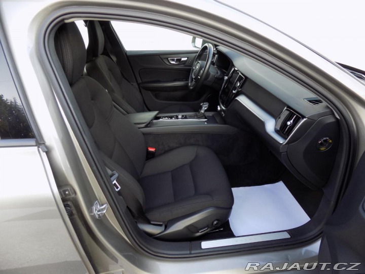 Volvo V60 2.0 D4/Momentum/Full-LED/ 2019