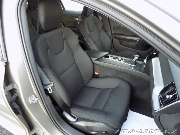 Volvo V60 2.0 D4/Momentum/Full-LED/ 2019