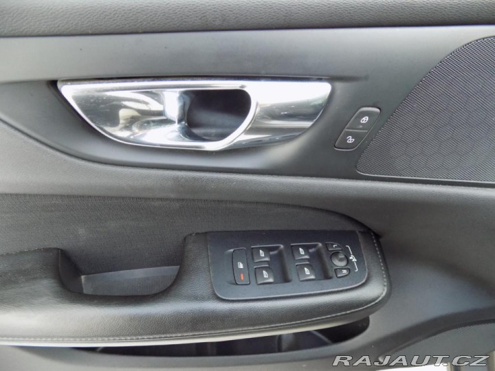Volvo V60 2.0 D4/Momentum/Full-LED/ 2019