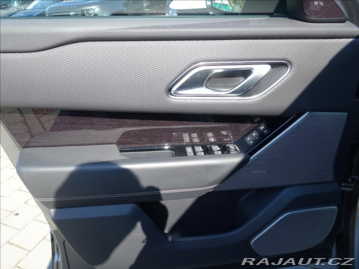 Land Rover Range Rover Velar 3,0 REZERVACE D300 R-Dyna 2021