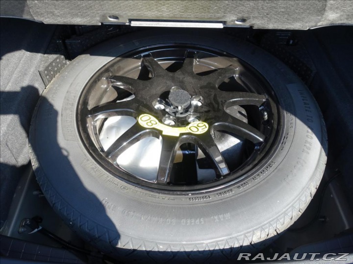 Land Rover Range Rover Velar 3,0 REZERVACE D300 R-Dyna 2021