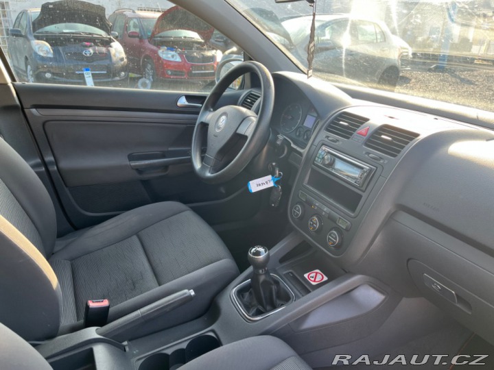 Volkswagen Golf 1.9 TDi bez DPF a koroze 2006