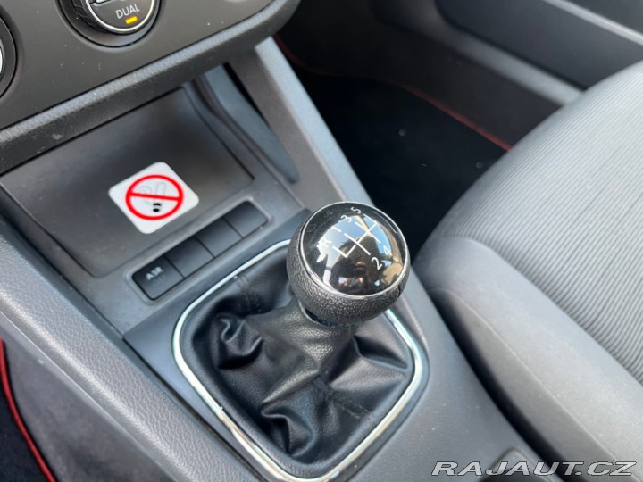 Volkswagen Golf 1.9 TDi bez DPF a koroze 2006