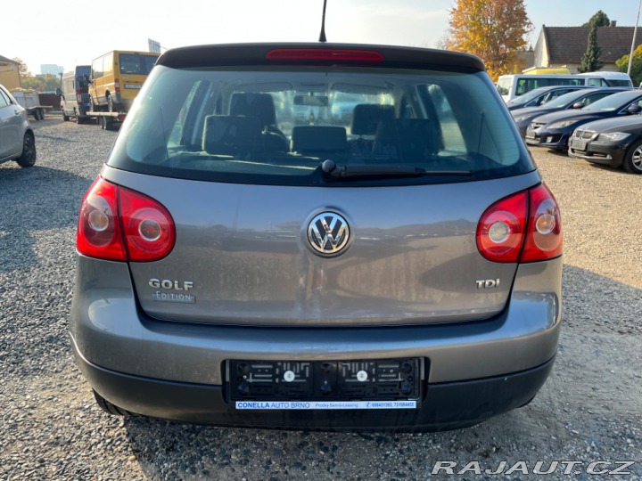 Volkswagen Golf 1.9 TDi bez DPF a koroze 2006