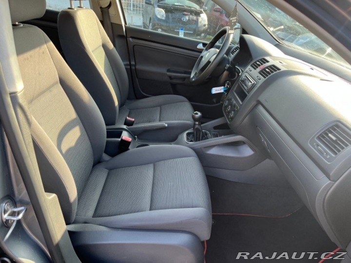 Volkswagen Golf 1.9 TDi bez DPF a koroze 2006