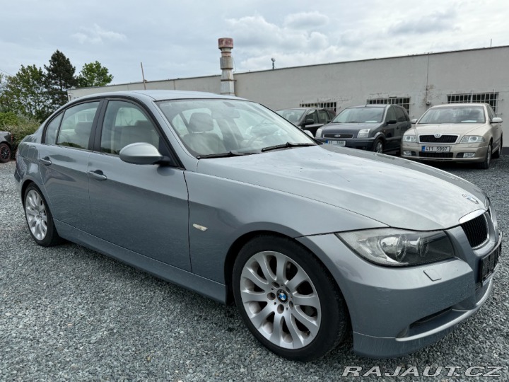 BMW 3 e90 120kW Xenony 2005