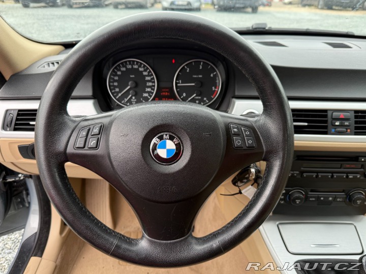BMW 3 e90 120kW Xenony 2005