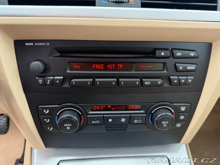 BMW 3 e90 120kW Xenony 2005