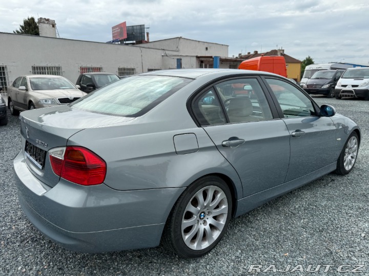 BMW 3 e90 120kW Xenony 2005
