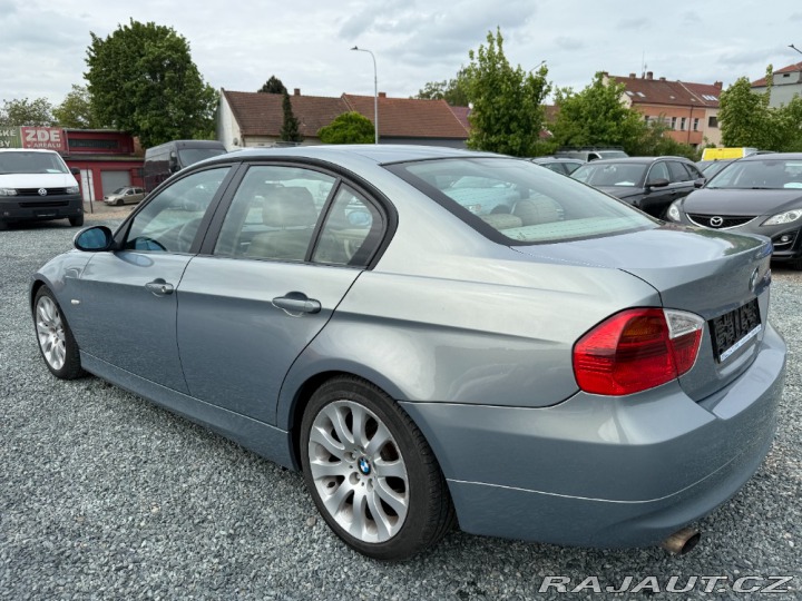 BMW 3 e90 120kW Xenony 2005