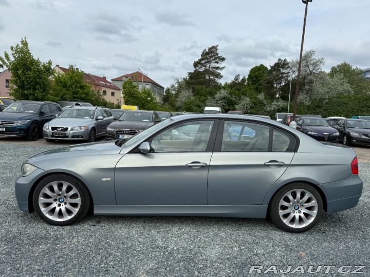 BMW 3 e90 120kW Xenony 2005