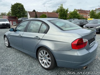 BMW 3 e90 120kW Xenony 2005