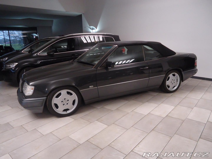 Mercedes-Benz 124 300 CE 24V Cabrio. 1994