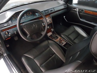 Mercedes-Benz 124 300 CE 24V Cabrio. 1994