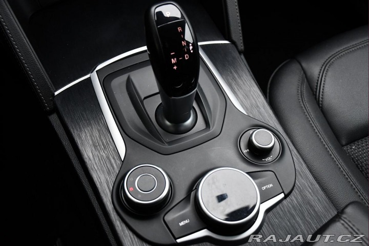 Alfa Romeo Stelvio 2.2d Q4 CARPLAY ČR 2020