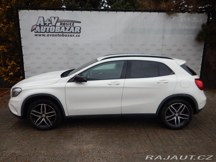 Mercedes-Benz GLA 200 D 4MATIC 2015