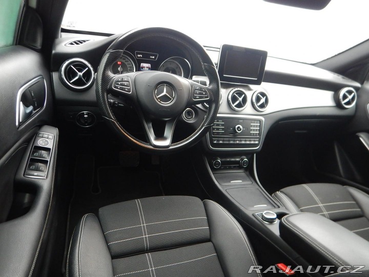 Mercedes-Benz GLA 200 D 4MATIC 2015