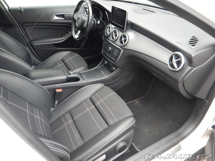 Mercedes-Benz GLA 200 D 4MATIC 2015