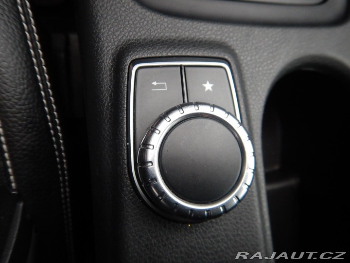 Mercedes-Benz GLA 200 D 4MATIC 2015