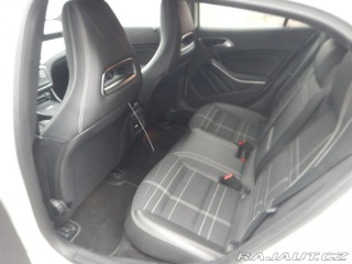 Mercedes-Benz GLA 200 D 4MATIC 2015