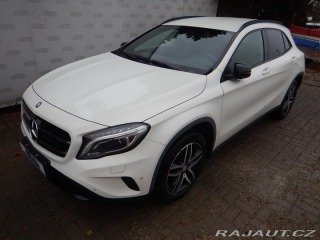 Mercedes-Benz GLA 200 D 4MATIC 2015