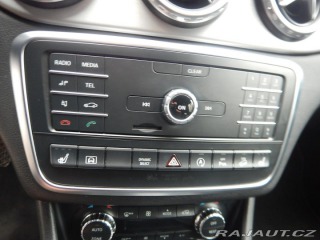 Mercedes-Benz GLA 200 D 4MATIC 2015