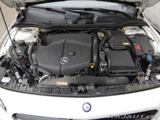 Mercedes-Benz GLA 200 D 4MATIC 2015