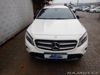 Mercedes-Benz GLA 200 D 4MATIC 2015