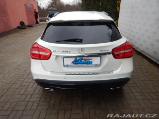 Mercedes-Benz GLA 200 D 4MATIC 2015