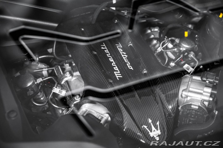 Maserati MC20 Keramiky, karbon, Alcanta 2024