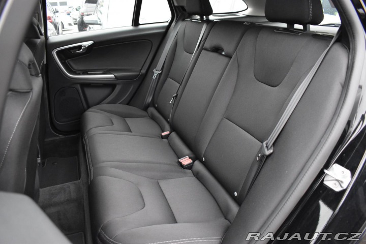 Volvo V60 2.0 D2 88kW MANUÁL*NAVI*S 2018