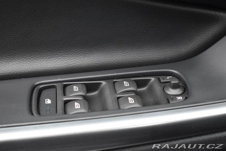 Volvo V60 2.0 D2 88kW MANUÁL*NAVI*S 2018