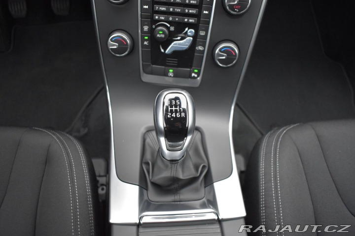 Volvo V60 2.0 D2 88kW MANUÁL*NAVI*S 2018