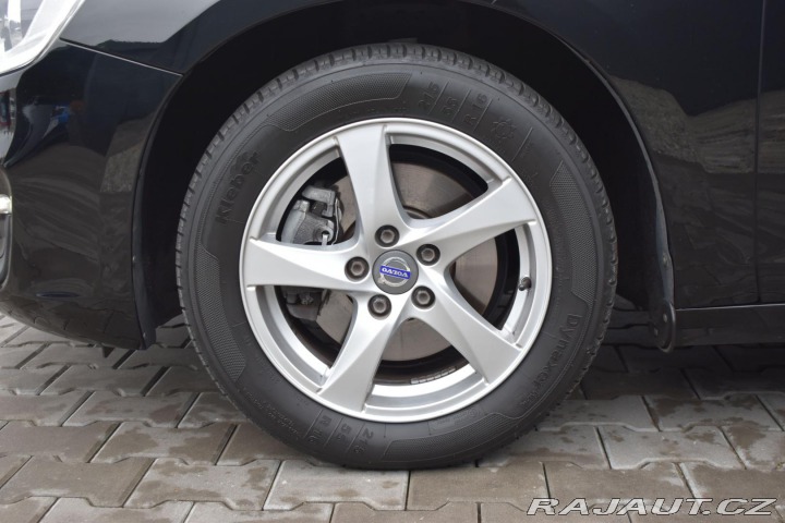 Volvo V60 2.0 D2 88kW MANUÁL*NAVI*S 2018