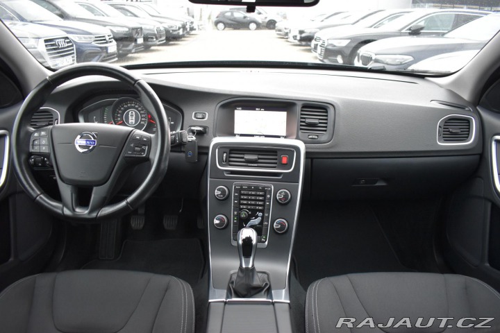 Volvo V60 2.0 D2 88kW MANUÁL*NAVI*S 2018
