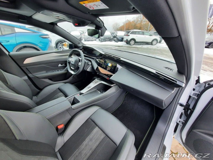 Peugeot 308 SW GT 1,2 PT 130k EAT8 2025