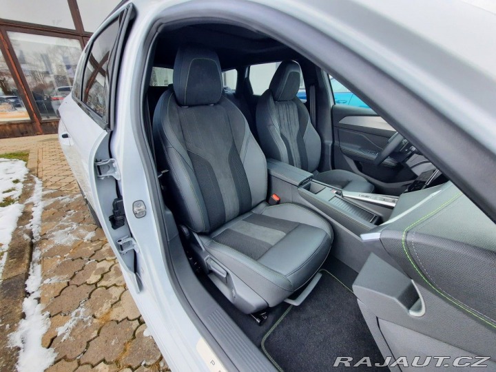 Peugeot 308 SW GT 1,2 PT 130k EAT8 2025