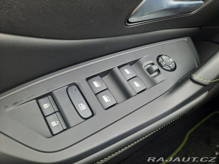 Peugeot 308 SW GT 1,2 PT 130k EAT8 2025