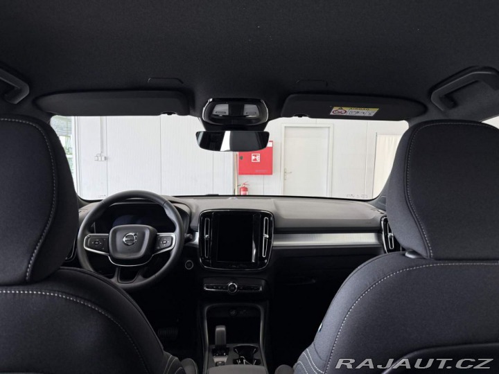 Volvo XC40 B3 2.0L 163 HP AT7 FWD CO 2025
