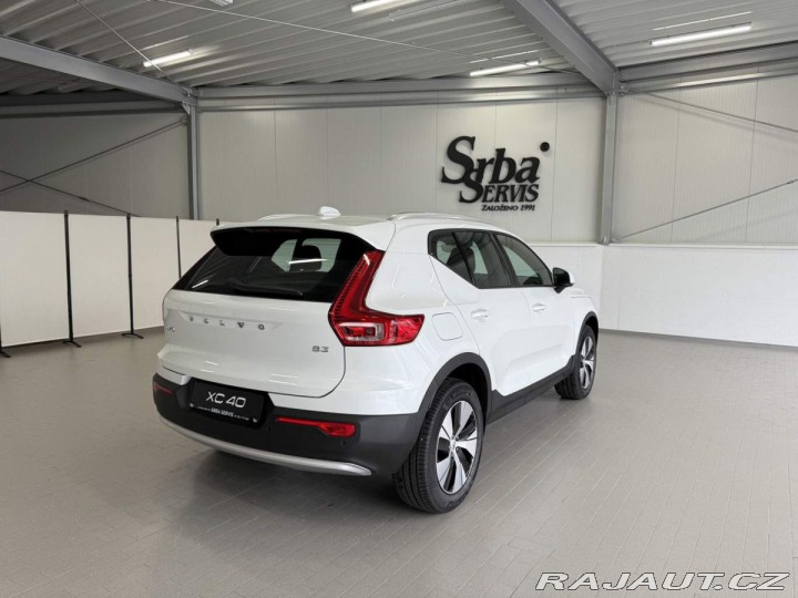 Volvo XC40 B3 2.0L 163 HP AT7 FWD CO 2025