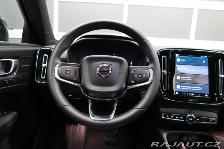 Volvo XC40 2,0 B3 Plus Dark AUT 2024