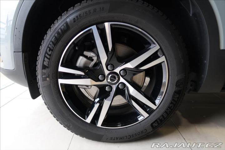 Volvo XC40 2,0 B3 Plus Dark AUT 2024