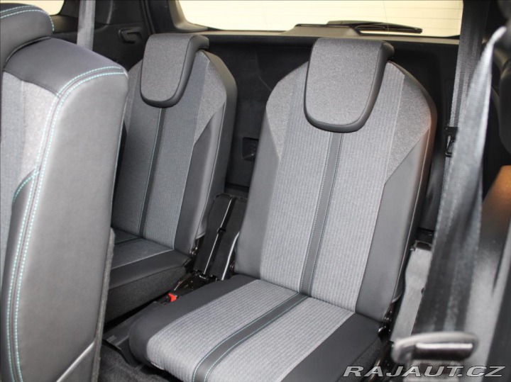 Peugeot 5008 1,5 HDi AT Allure PACK 7. 2024