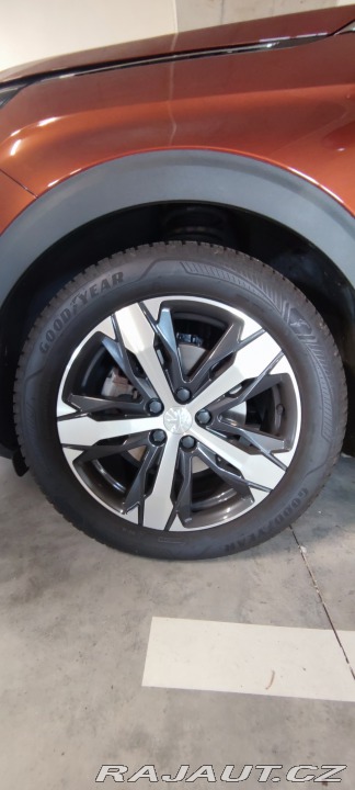 Peugeot 5008 2021