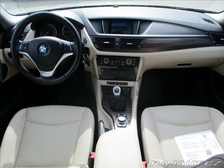BMW X1 2,0 xDrive18d Futura Pano 2013